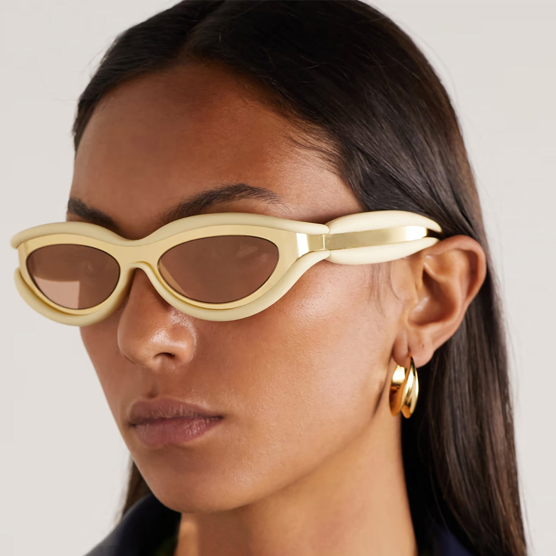 Vintage Oval Sunglasses with Sculpted Arms