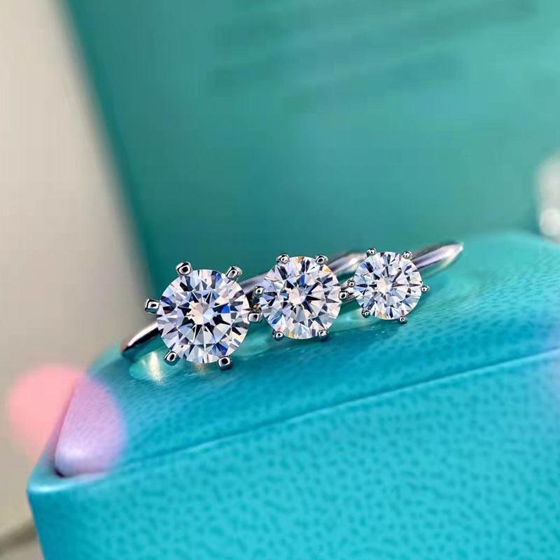 Six Claw Diamond Ring Female Simulation 1 Carat Two Silver T