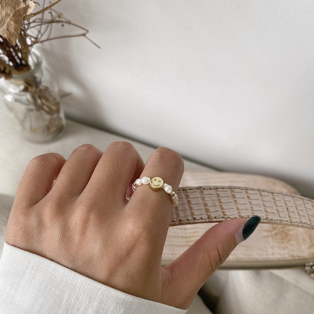 Elastic Freshwater Pearl Pearl Smiley Beaded Ring