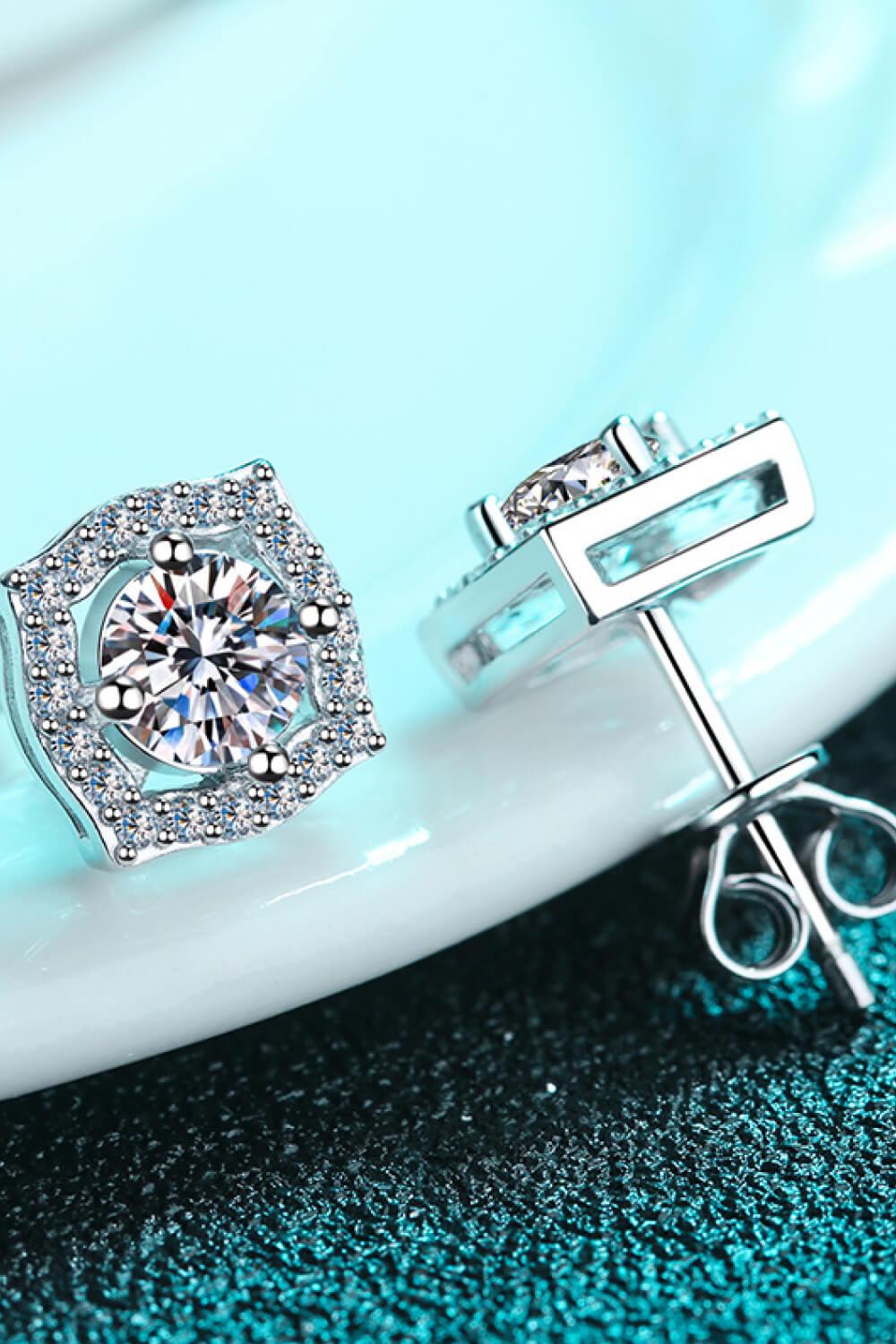 1 Carat Moissanite Geometric Stud Earrings - Trendha