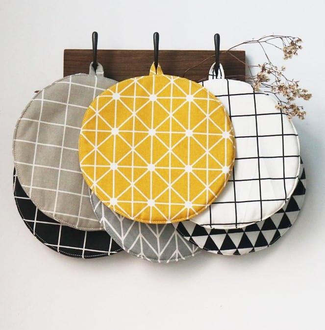 Thick Cotton Oven Cloth with Geometric Print
