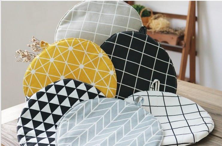 Thick Cotton Oven Cloth with Geometric Print - Trendha