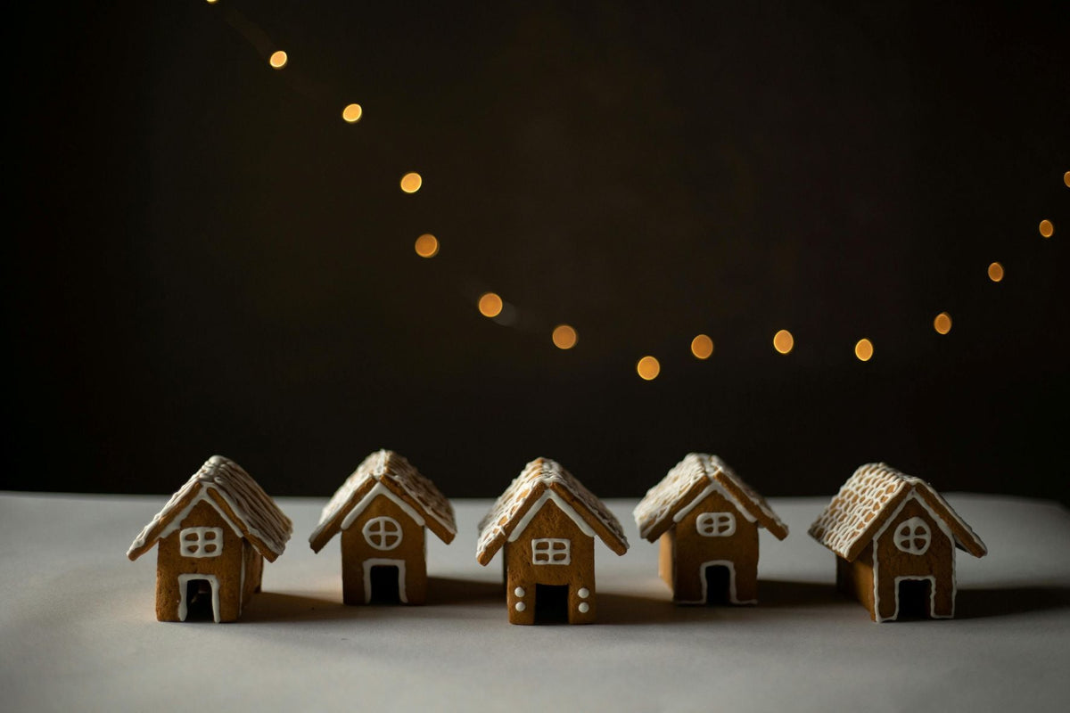 How to Make a Gingerbread House: Step-by-Step Guide for Beginners