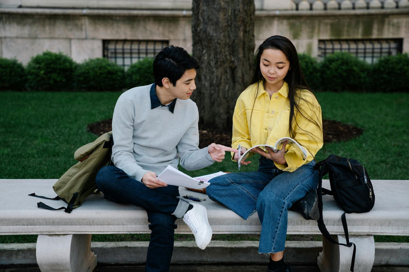 What to Look for in a College Bag: Features, Functionality & Style Tips