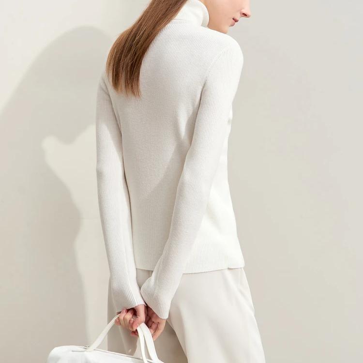 Minimalist Women's Turtleneck Sweater for Autumn