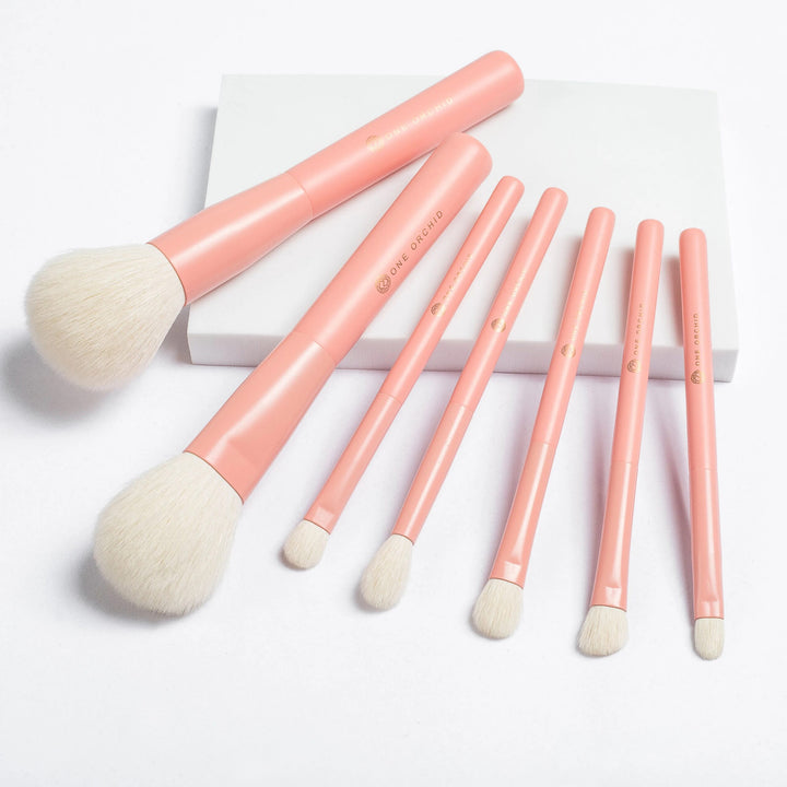 7 Pcs Pink Makeup Brush Set – Natural Goat Hair for Powder, Eyeshadow, Blending & More