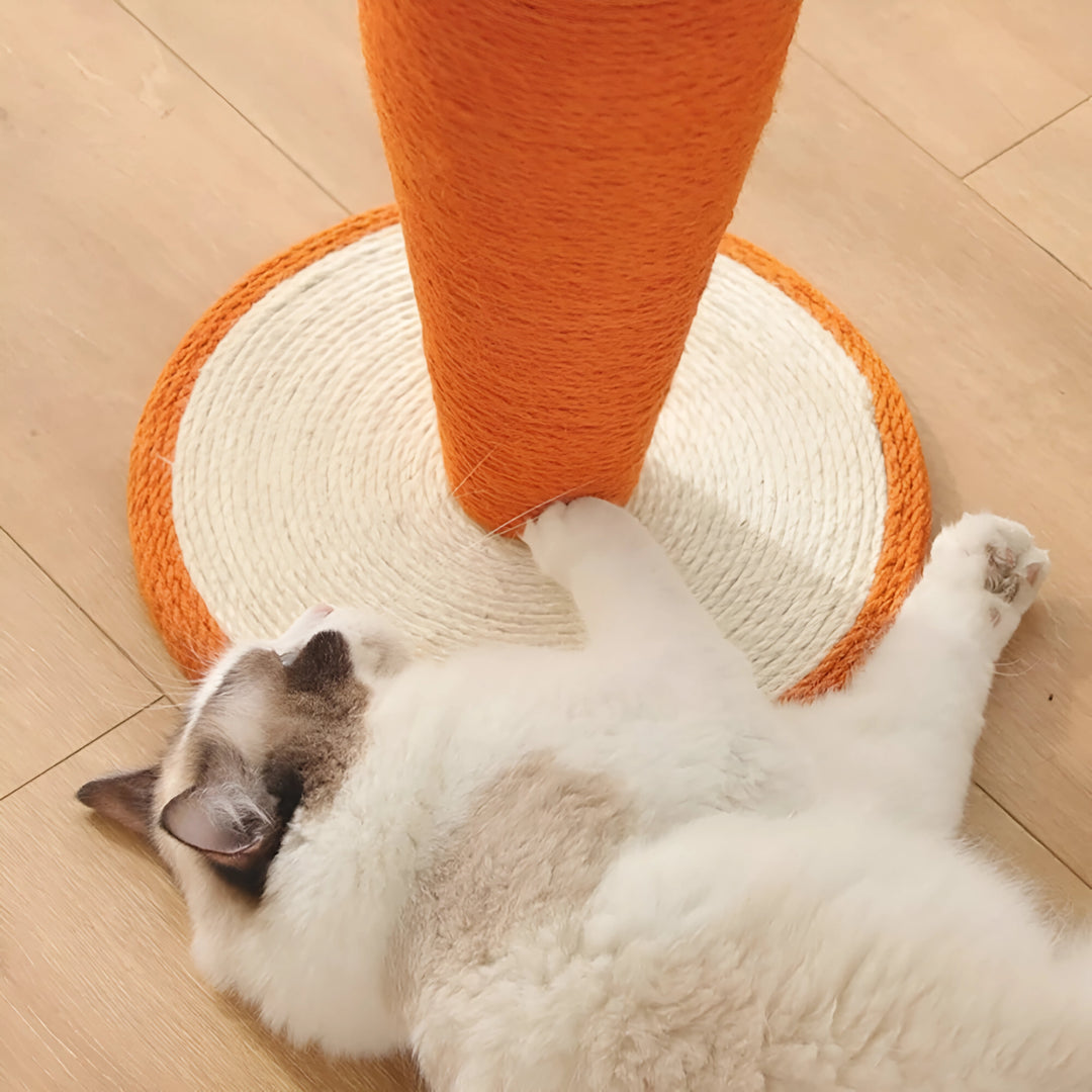 Cute Carrot Cat Tree Sisal Hemp Scratching Post – 40x30cm Wooden Cat Tower