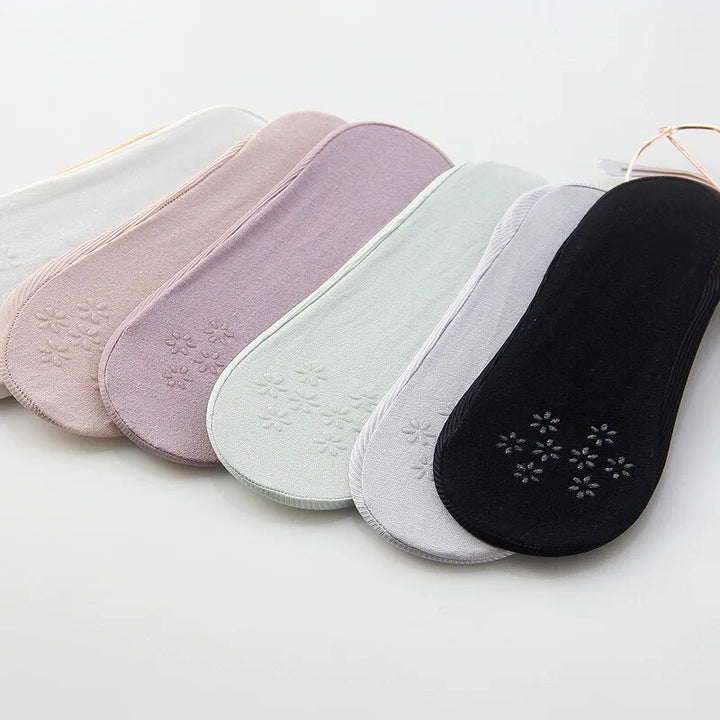 7 Pairs of Summer Ice Silk Invisible Socks - Cool & Breathable Non-Slip Design