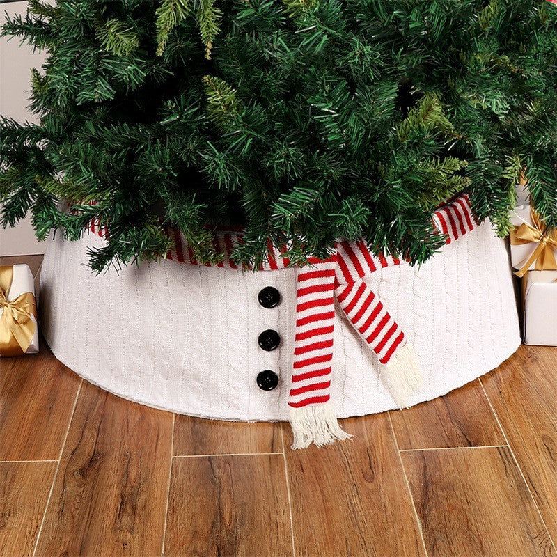 White Snowman-Style Christmas Tree Collar