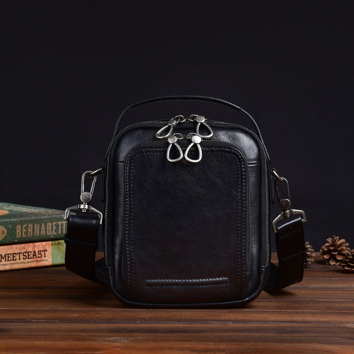 Cowhide Retro Casual Men's Messenger Bag