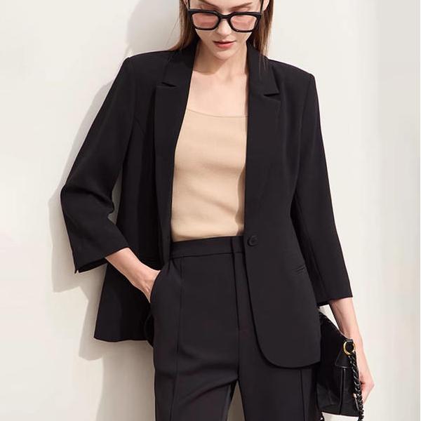 Minimalist Women's Blazer