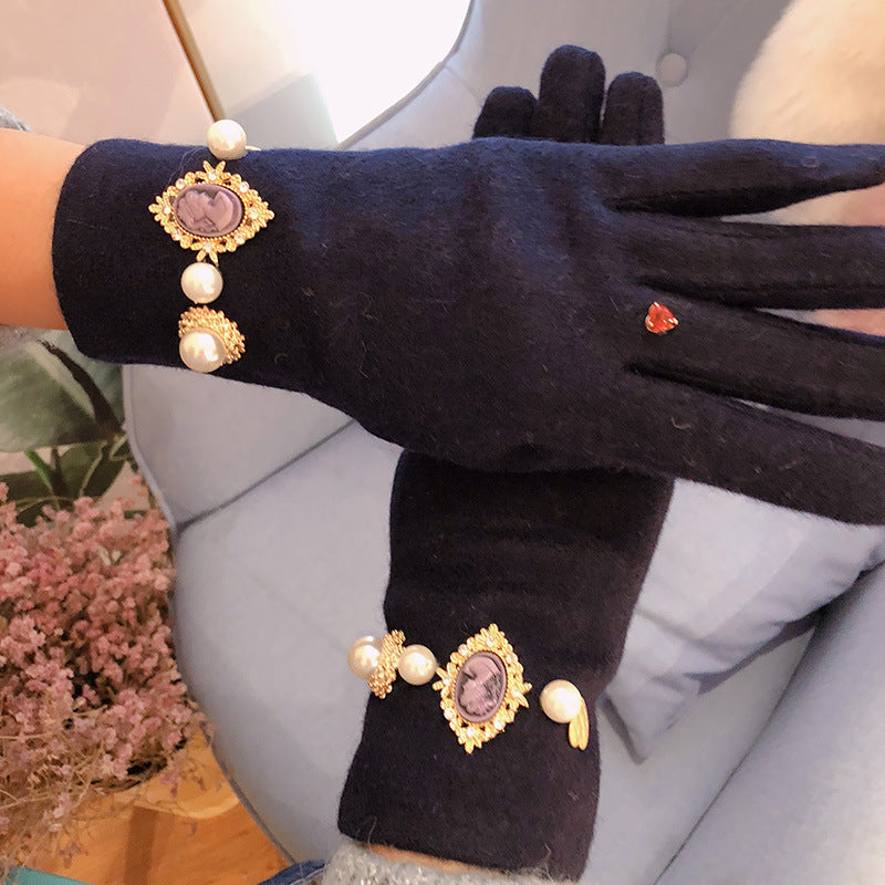 Women's Antique Portrait Pearl Gloves