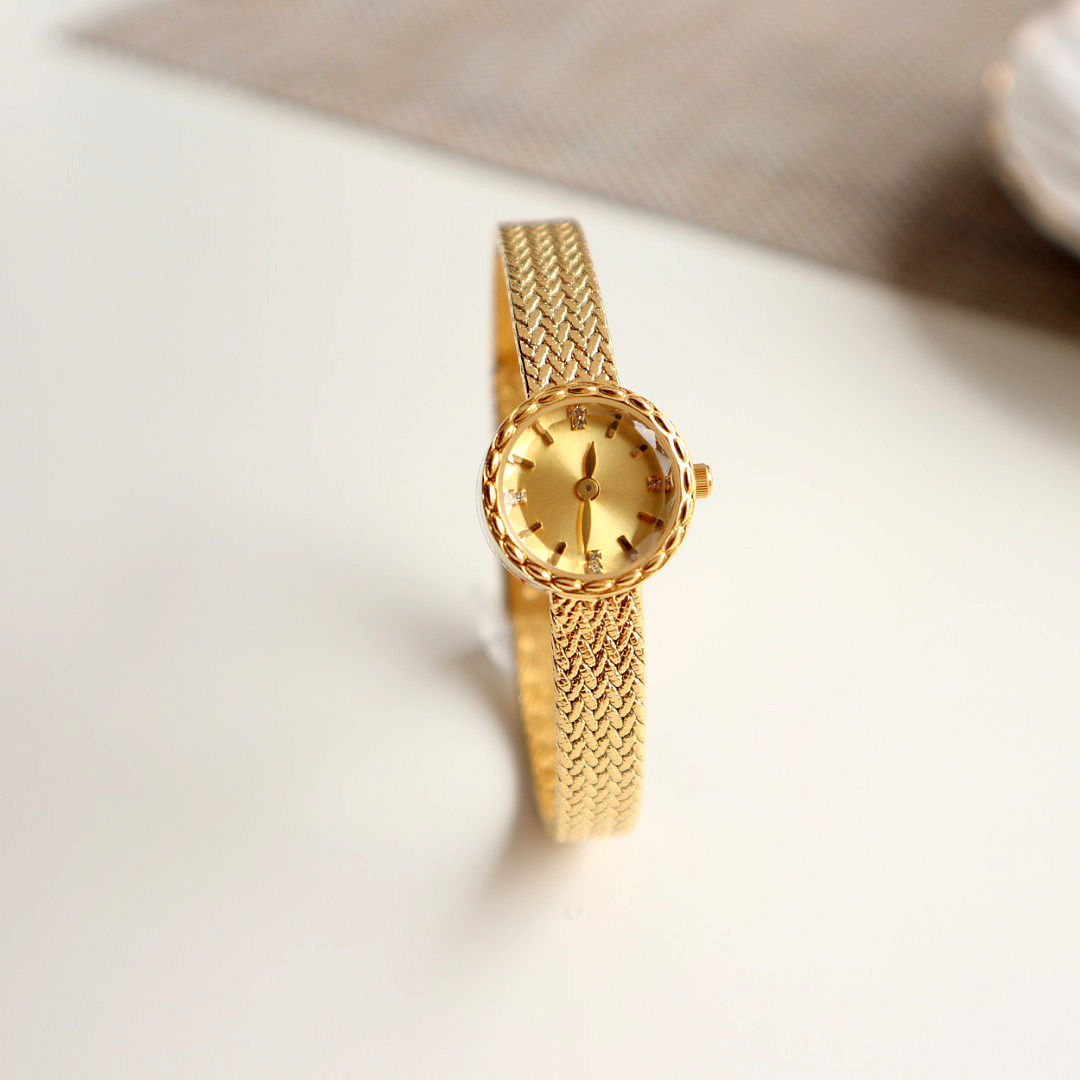 Simple Retro Special Interest Light Luxury Small Gold Women's Watch