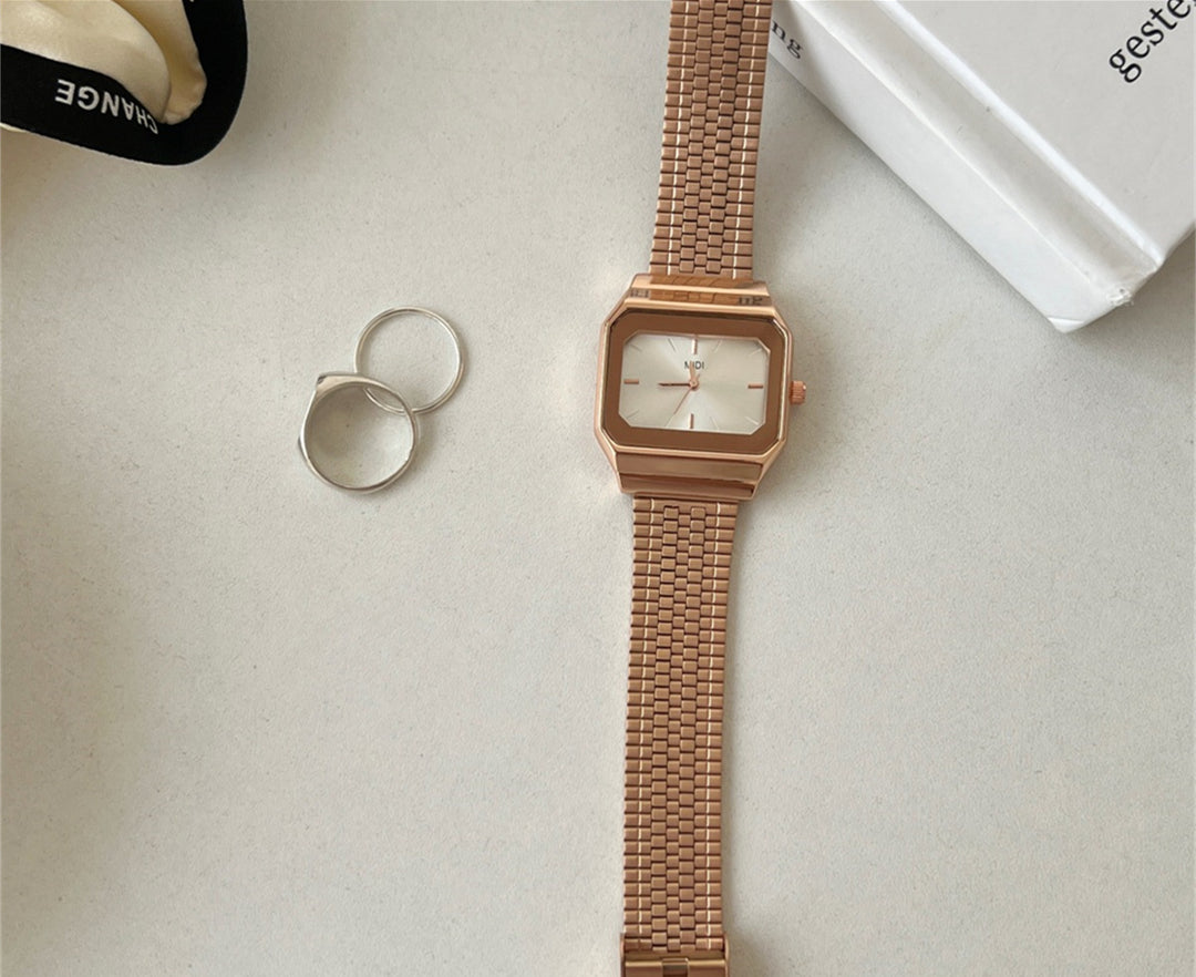 Square Elegant Small Golden Watch Retro Design