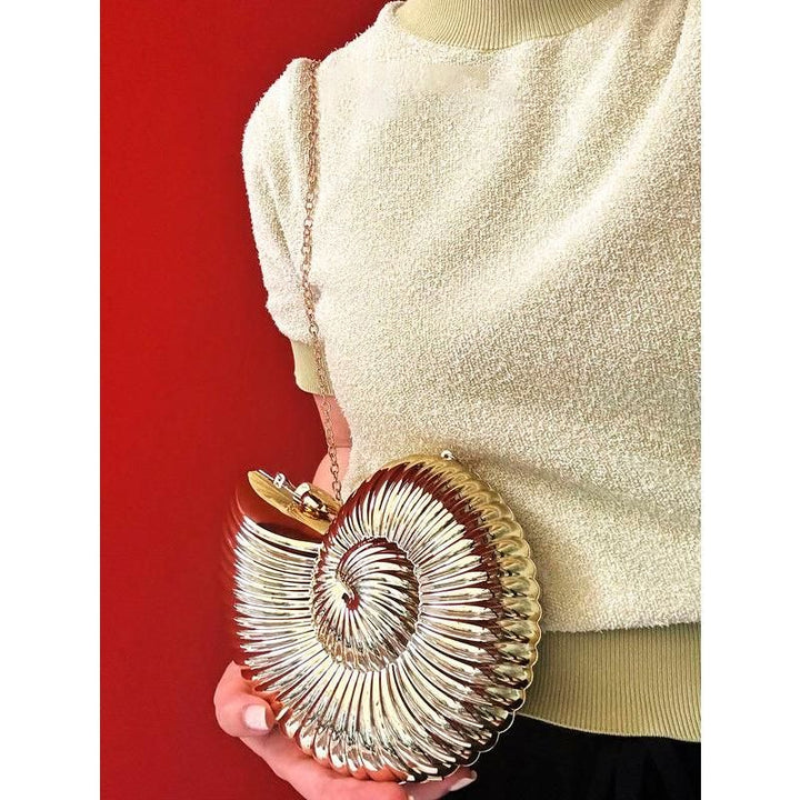 Luxurious Shiny Acrylic Conch-Shaped Evening Clutch with Chain Strap