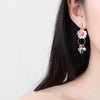 style: Painless ear clip