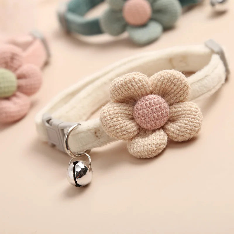 Adjustable Cat Collar with Cute Flower and Bell