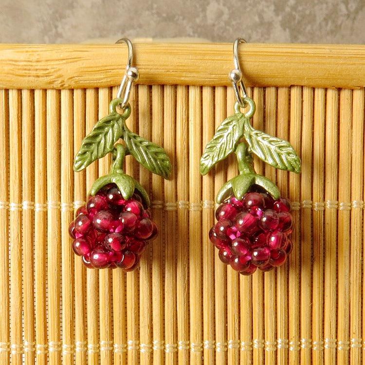 Raspberry Vintage Lacquer Earrings Garnet - Trendha