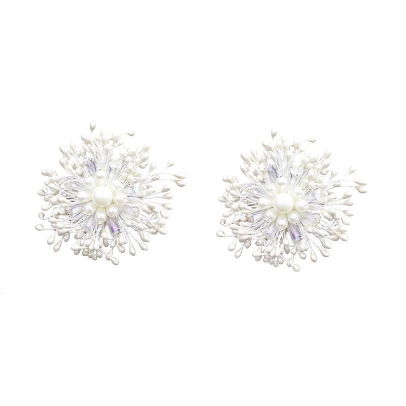 Retro Earrings Exaggerated White Flowers For Women - Trendha
