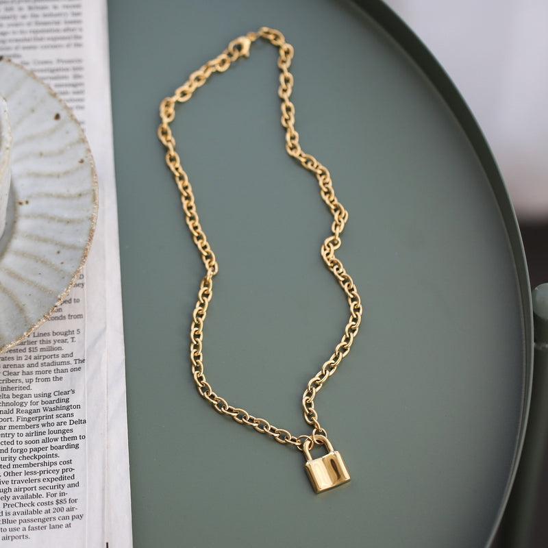 Thick Chain Lock Head Fashion Necklace - Trendha