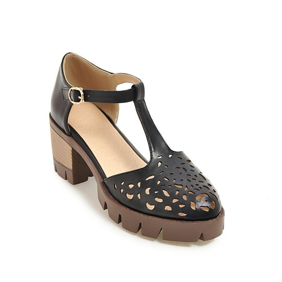 Hollow Rock Carved T-shaped Sandals