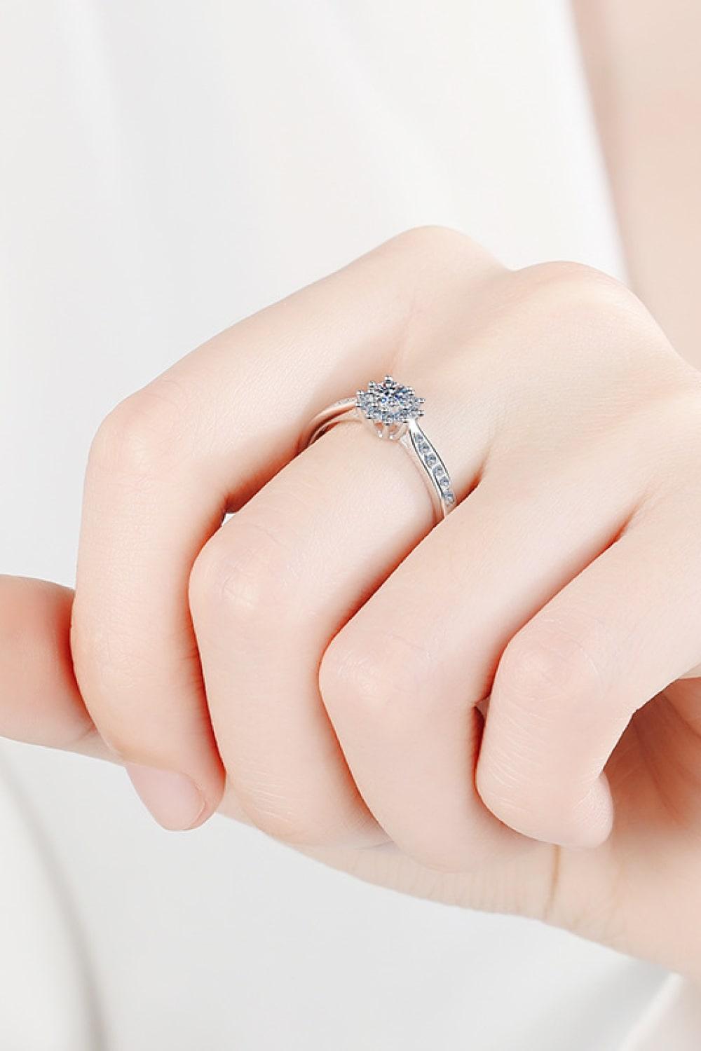 Moissanite Rhodium-Plated Snowflake Ring - Trendha