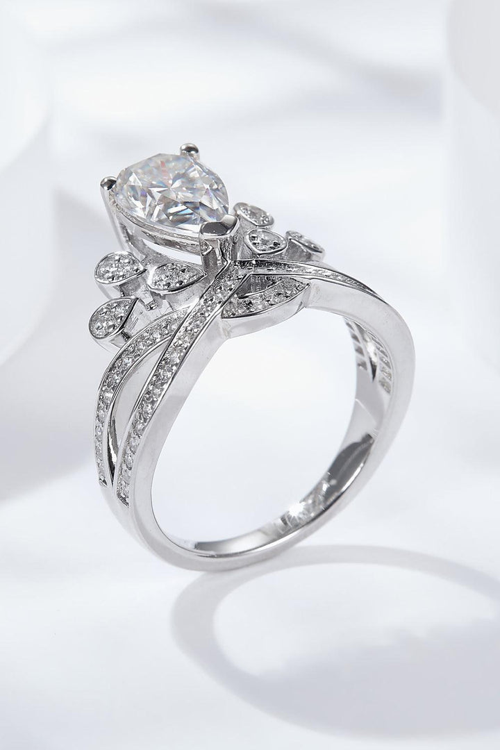 1.5 Carat Moissanite Crown-Shaped Ring - Trendha