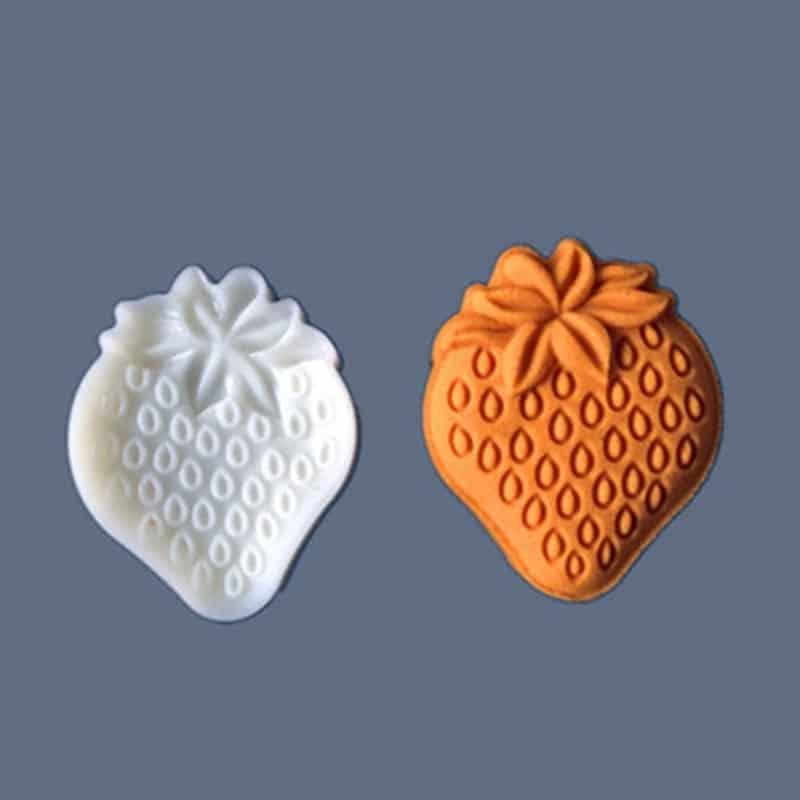 Chocolate Cutter Stamp in Strawberry Shape - Trendha