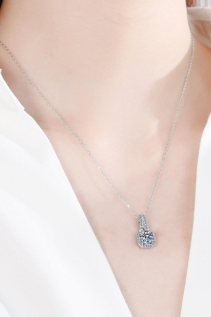 Look Amazing 2 Carat Moissanite Pendant Necklace - Trendha